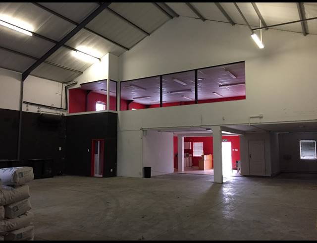 395M² WAREHOUSE RENTED IN WESTLAKE